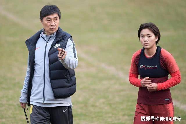 西甲最多！维尼修斯本赛季每90分钟完成3.7次过人